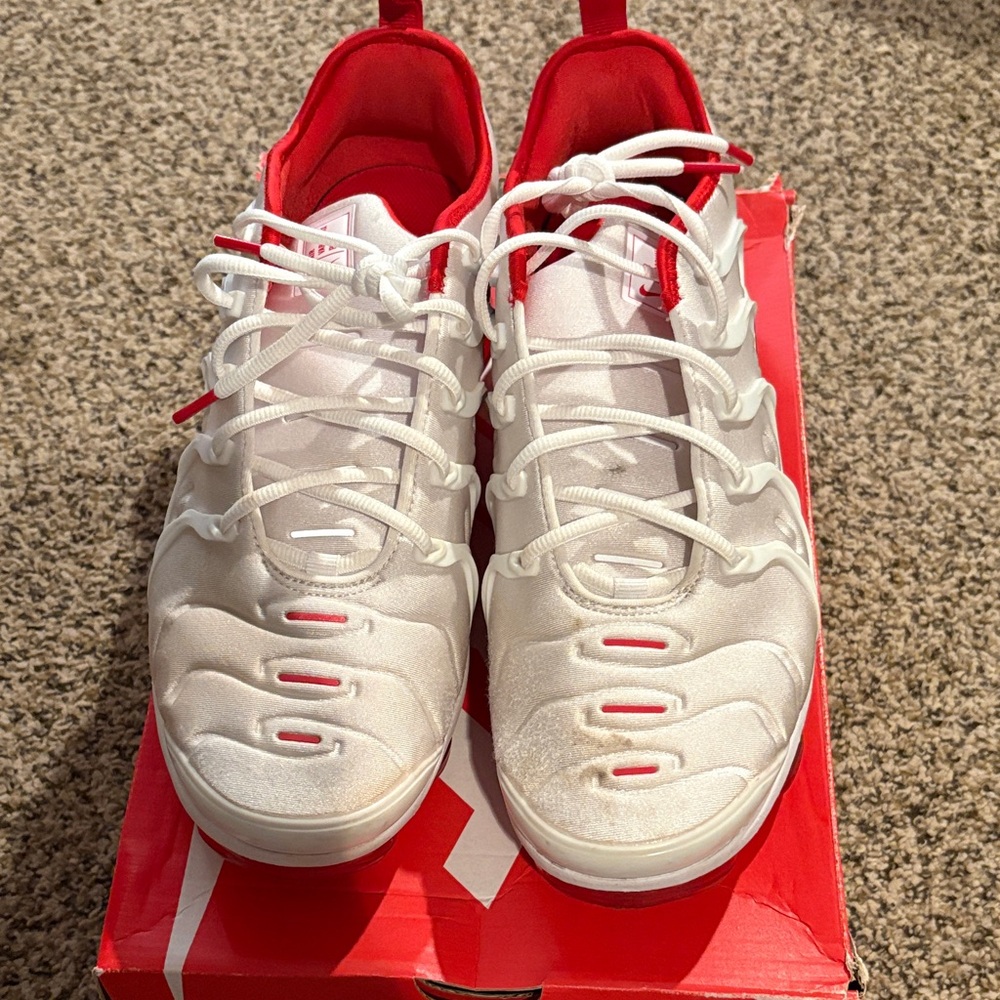 Nike men’s White and Red Athletic Sneakers